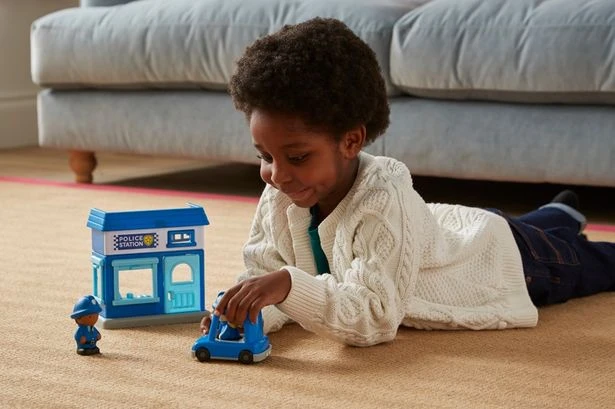 The Works launches 20% off toys to encourage kids to leave screens behind