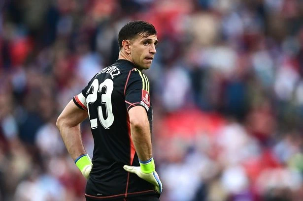 Jamie Carragher disagrees with Emi Martinez status amid recent Aston Villa form