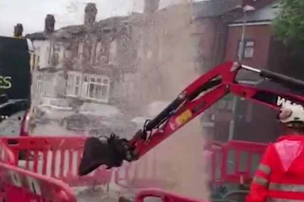Watch as burst pipe sends water shooting into the air in Small Heath street