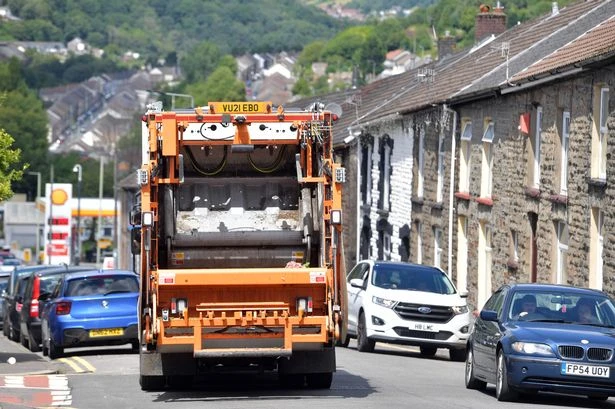 Bin lorry involved in 'large spillage' incident on Midland road