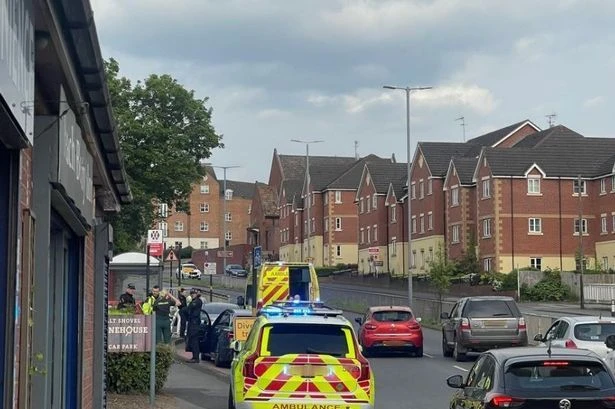 Birmingham armed police on Great Barr street 'in large scale incident' at bus stop