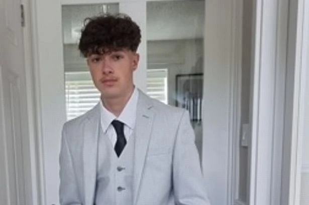 Kids risk their lives in Sutton Park lake days after Daniel Drewitt tragedy
