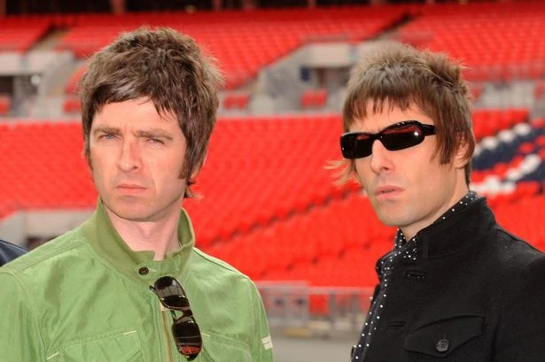Oasis fans say Noel and Liam Gallagher feud is 'not over' after photo detail