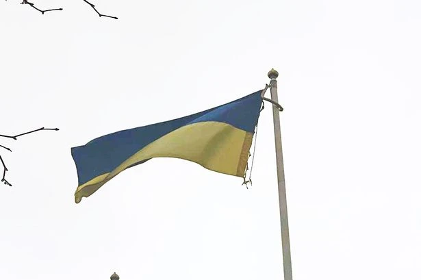 Government issues statement on flying Ukrainian flags