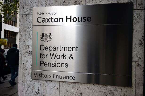 DWP issues warning to couples over Universal Credit change and says 'you must claim'