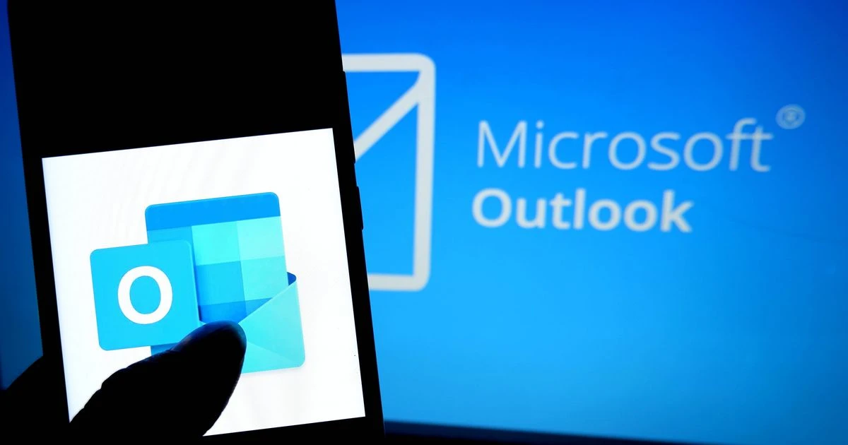 LiveMicrosoft Outlook down LIVE: Millions of people unable to access hotmail emails