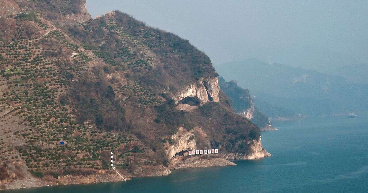 Tourists flock to mountain in China – but not for the reason you might think