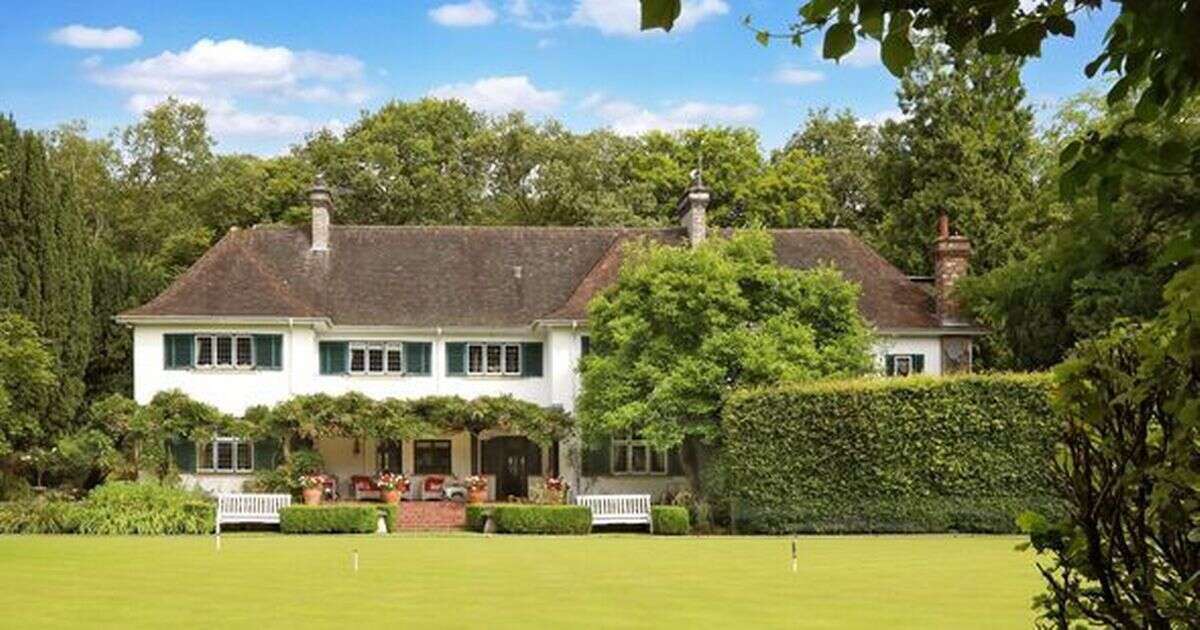 Inside stunning £5million home with 'UK's best lawn' that hosts private tournamentHot Property