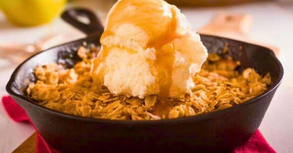 Jamie Oliver's 6-ingredient apple crumble is a 'hug in a bowl' and perfect for autumnJamie Oliver