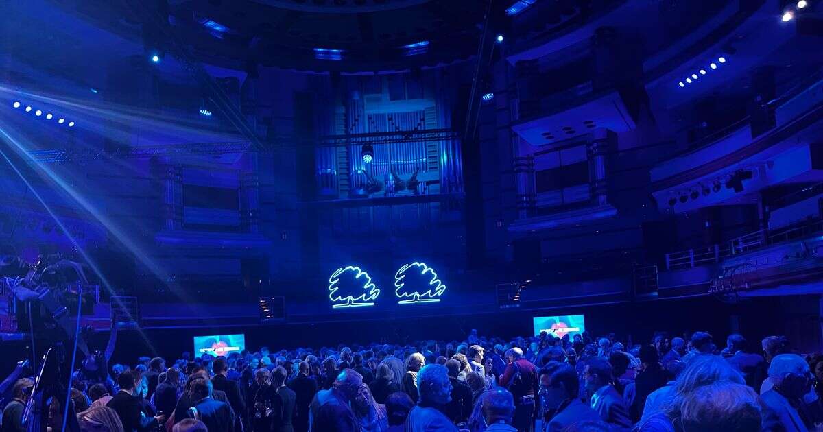 'Please stay!' Rishi Sunak holds 'thank you' speech in makeshift nightclub full of deluded Tory fansConservative Party