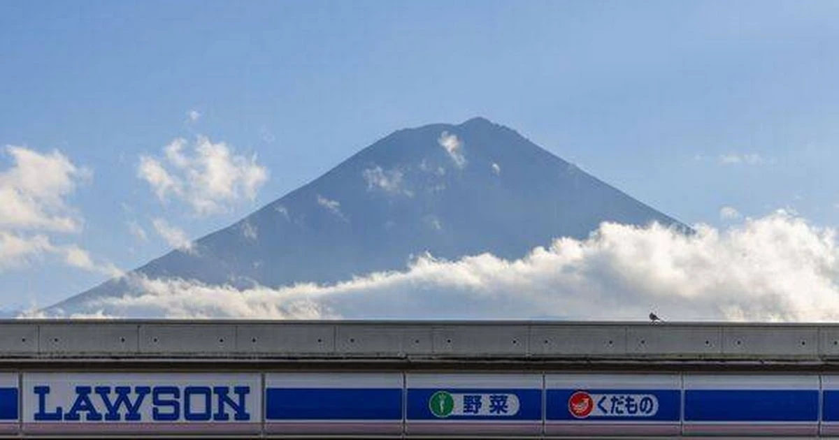 Hiker's horrifying last word as he live streams his own death on mountain