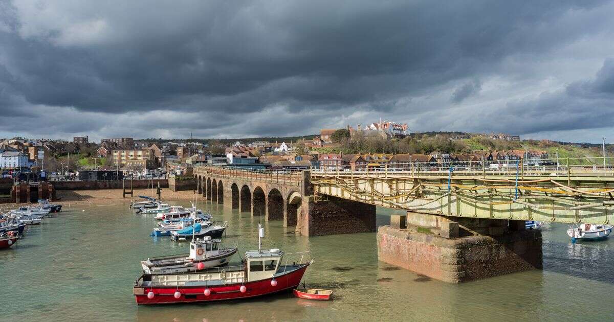 Tourism warning as one of UK’s ‘best towns’ is becoming 'coastal dead zone'