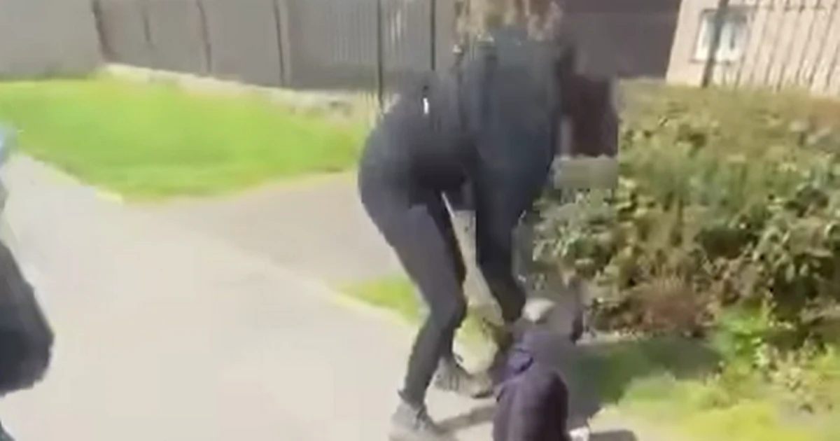 Sick moment schoolgirl battered by 'gang of 40 pupils' as teens film attack for Snapchat