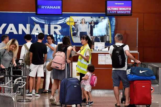 Holidaymakers with luggage told to 'always, always' do one thing for their own privacy