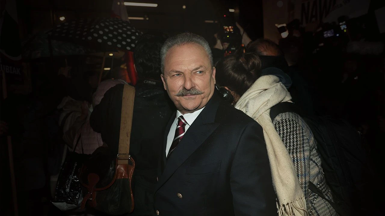 „Fałszowaliśmy podpisy, a Jakubiak płacił”. Były współpracownicy ujawnia