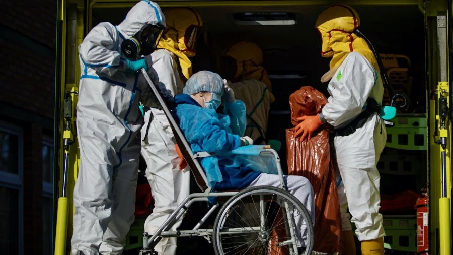 Kiedy jesteśmy bardziej odporni na COVID-19? Eksperci wyjaśniają