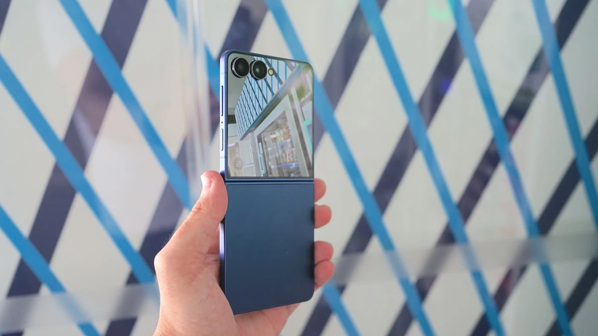Análisis | Samsung Galaxy Z Flip 7: se ha puesto las pilas y al fin me parece el mejor plegable compacto