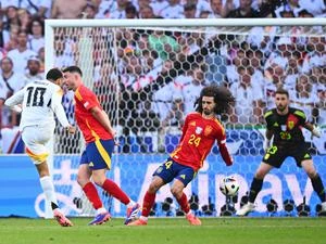 Umstrittene Entscheidung gegen DFB-Elf So ergibt die Handspiel-Regel keinen Sinn