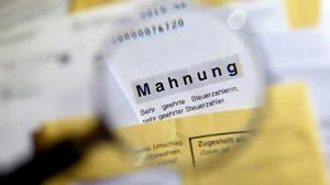 Berliner achten stärker aufs Geld Weniger Überschuldungen trotz wirtschaftlicher Talfahrt
