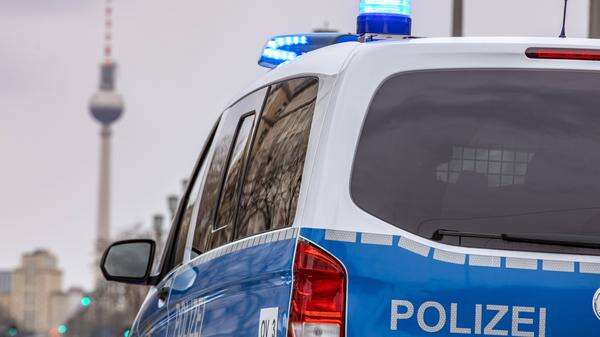 Unter Drogen gesetzt Zwei Personen zeigen Berliner Polizistin wegen Sexualdelikts an