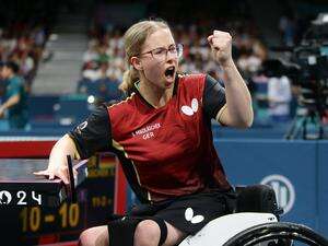 99 Luftballons und stehende Ovationen Mikolaschek gewinnt Gold im Para-Tischtennis