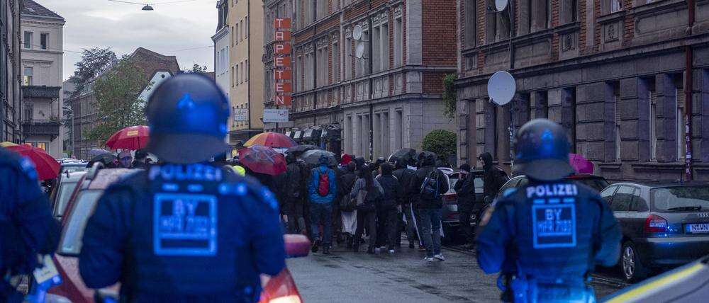 Angriffe auf Rechte in Ungarn Bundesanwaltschaft lässt mutmaßliche Linksextremistin in Nürnberg verhaften