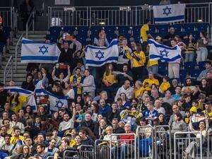 Nach Ausschreitungen in Amsterdam Israelfeindliche Szene nimmt Basketballspiel in Berlin ins Visier