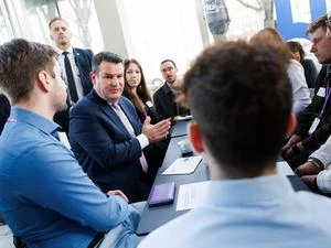 Herausforderung Fachkräftemangel Heil will bessere Berufsorientierung in den Schulen