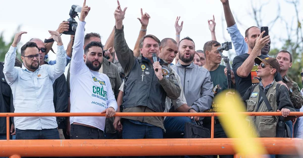 Bolsonaro defende redução de propaganda sobre covid-19