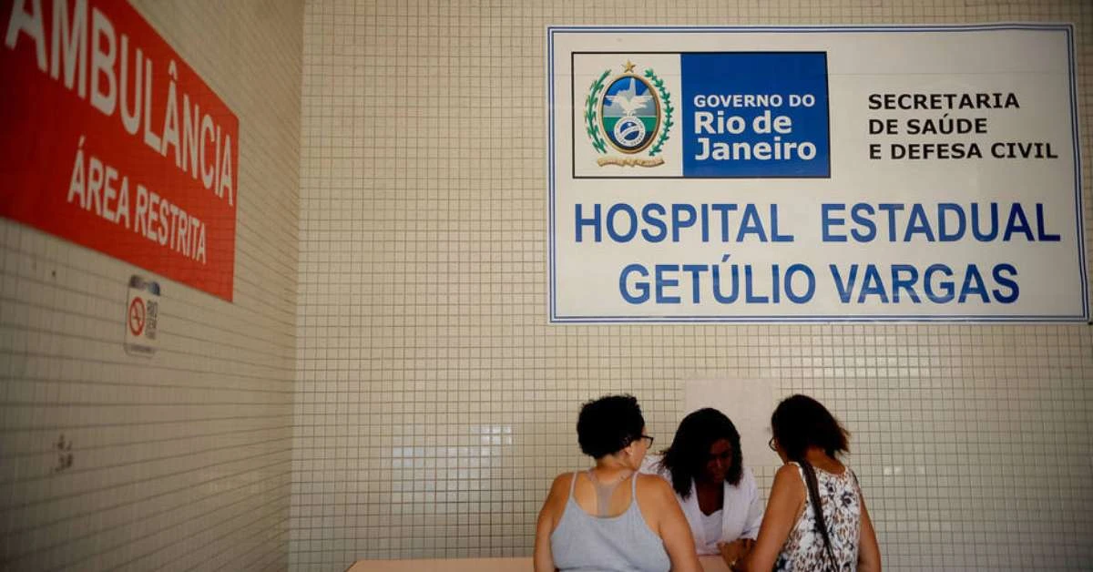 Estudante de 16 anos morre atingido por bala perdida dentro de casa, no Rio