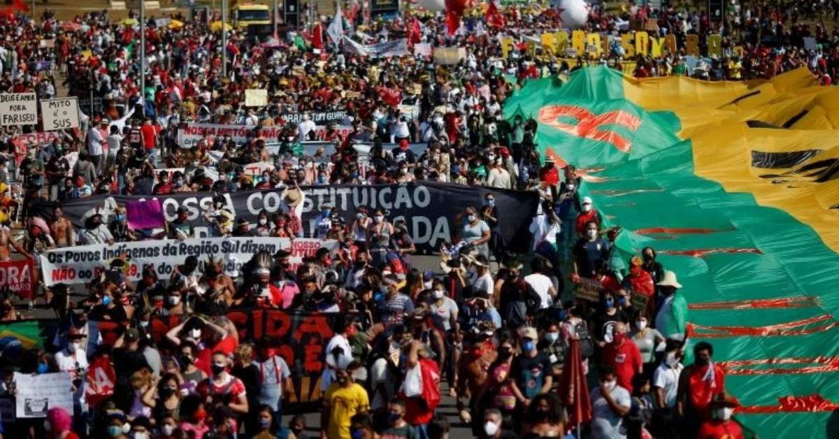 Protestos contra Bolsonaro em todos os Estados reúnem milhares