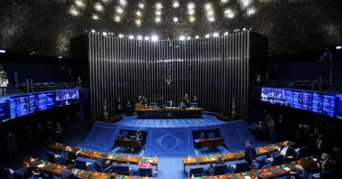 Senado aprova projeto que inclui lactantes no grupo prioritário para vacinação contra Covid