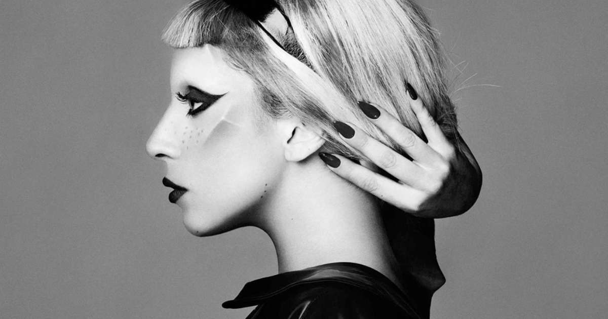 Lady Gaga domina a Billboard Hot 100 com 10 faixas do 