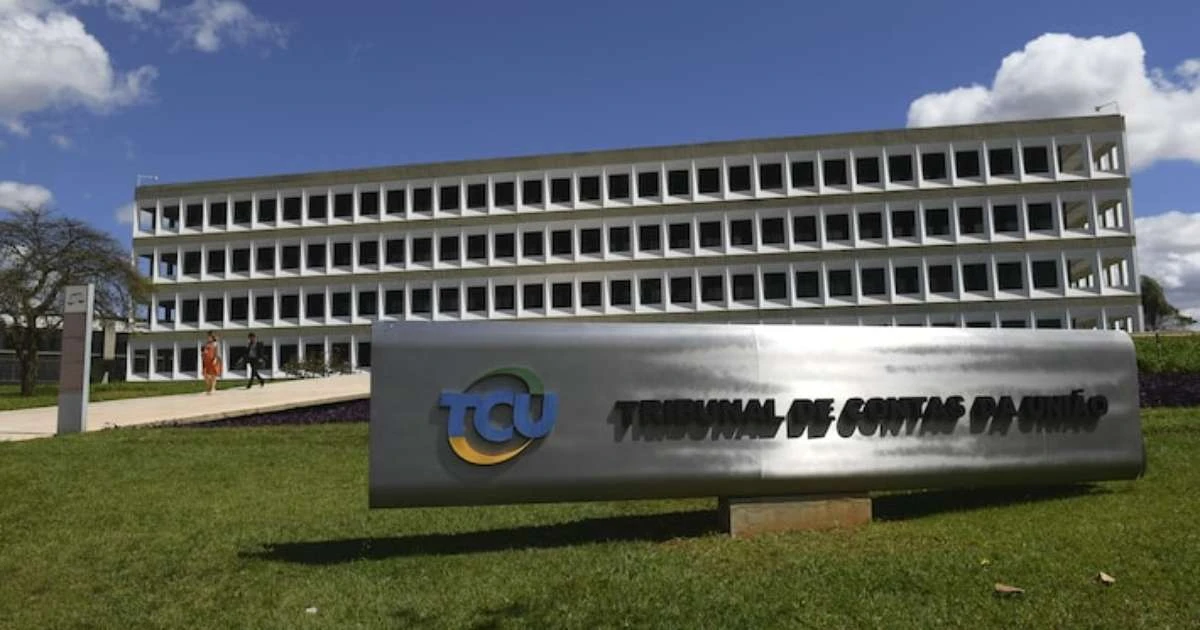 TCU arquiva representação de Flávio Bolsonaro contra ex-nora de Lula