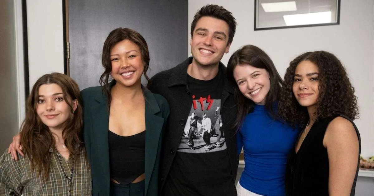 Como o elenco de Ginny e Georgia cresceu: Quais são as idades dos atores da série cuja 3ª temporada chegou à Netflix?
