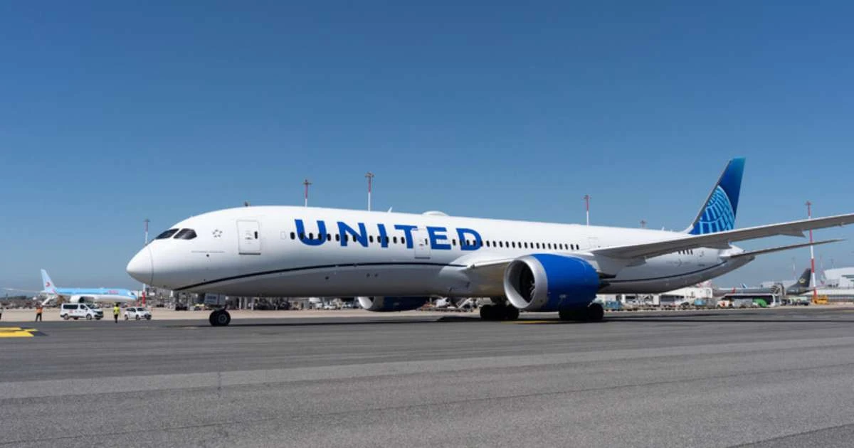 Boeing da United com destino a Roma faz pouso de emergência