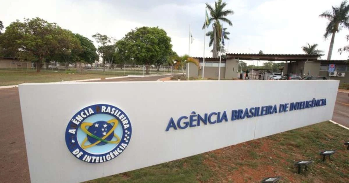 PF aponta que 'Abin paralela' espionou quase 1,8 mil celulares no governo Bolsonaro