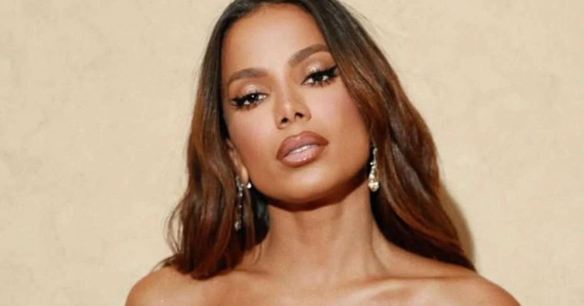 'Recebendo tratamento': Anitta revela problema de saúde severo após cancelar show no São João de Campina Grande