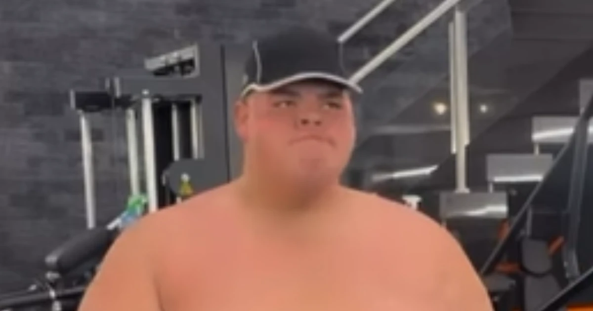 UAU! Depois de perder 100kg, Gordão da XJ faz treino sem camisa e chama a atenção