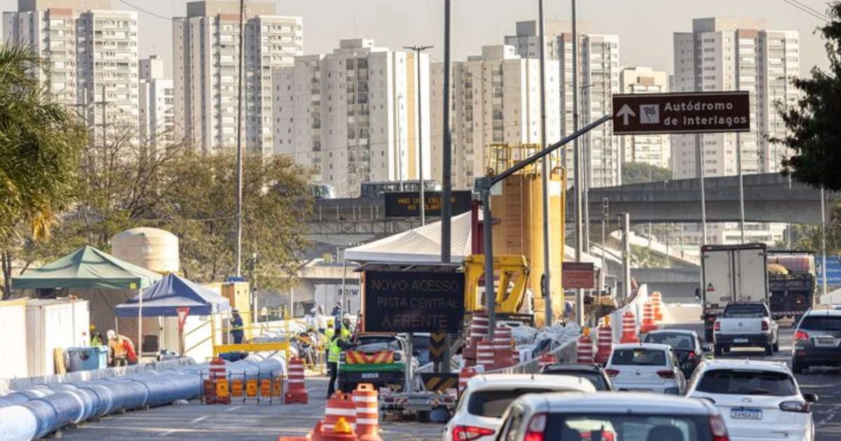 Cratera na Marginal Tietê: como estão o trânsito, os bloqueios e as obras na região?