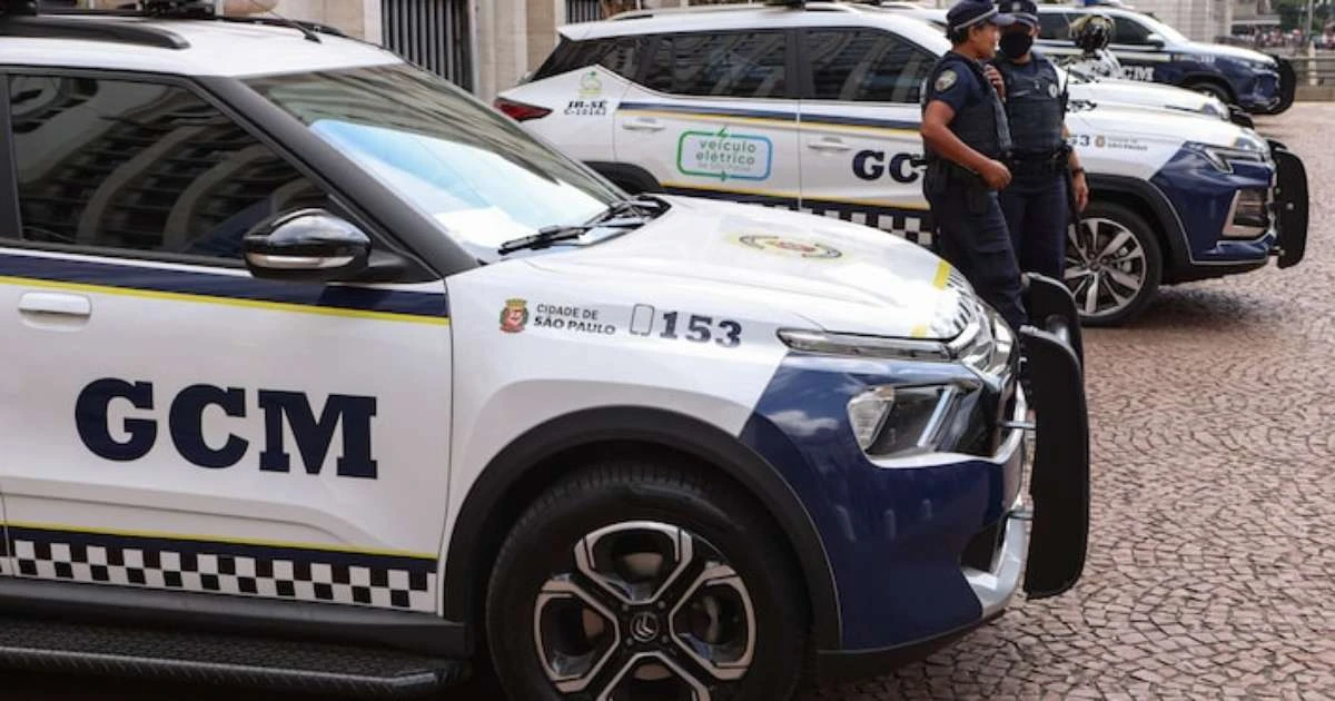 Polícia trabalha para identificar quatro corpos encontrados em terreno do Sacomã, zona sul de SP