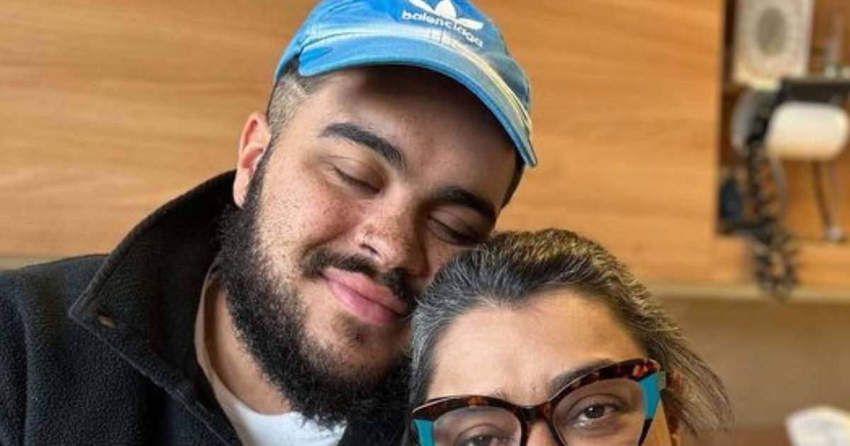 Filho de Preta Gil surge em foto com a mãe no hospital uma semana após longa cirurgia contra câncer em metástase: 'Aula de vida'