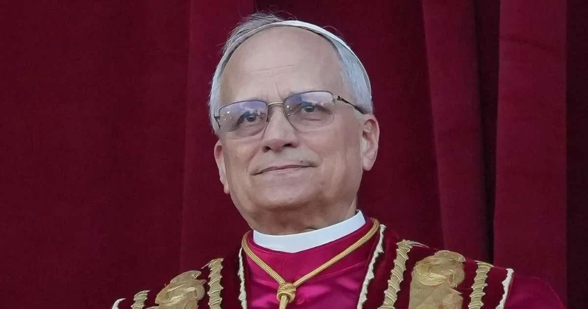 'Pior que é mesmo': a semelhança do Papa Leão XIV com Wagner Moura está levando a web à loucura. Compare!