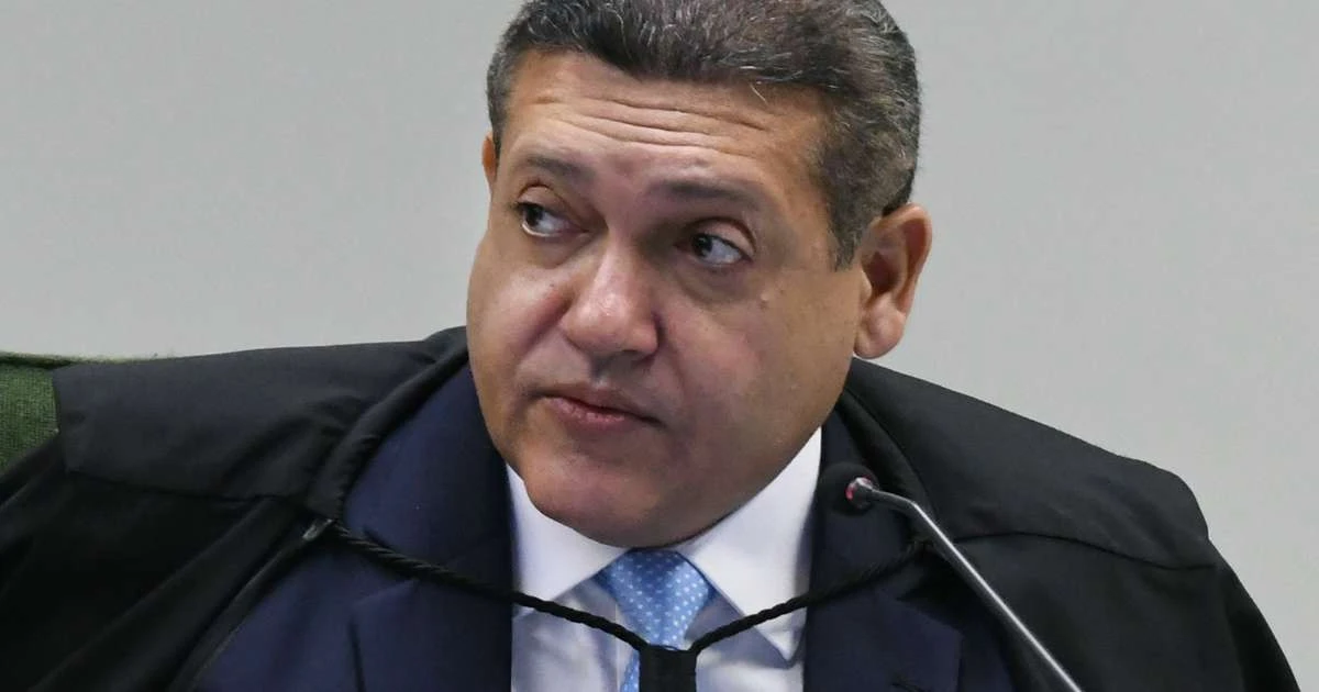 Nunes Marques dá prazo de 20 dias para PGR avaliar pedido de revisão de condenação de Jair Bolsonaro