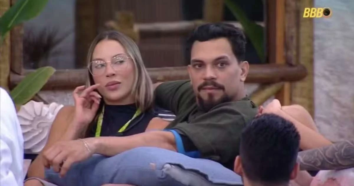 'BBB 25': Renata faz tipo e esnoba Vini ao vivo: 'Mentirosa'