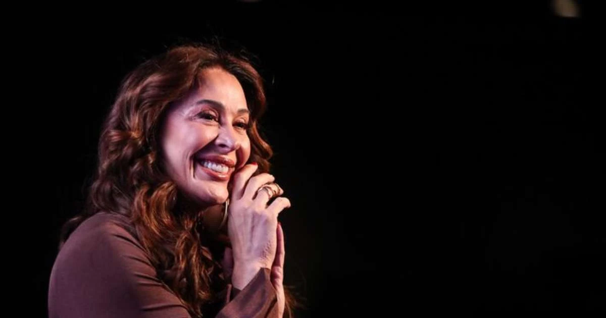 Claudia Raia suspende apresentações de 'Cenas da Menopausa' por causa da saúde; saiba o que ela tem