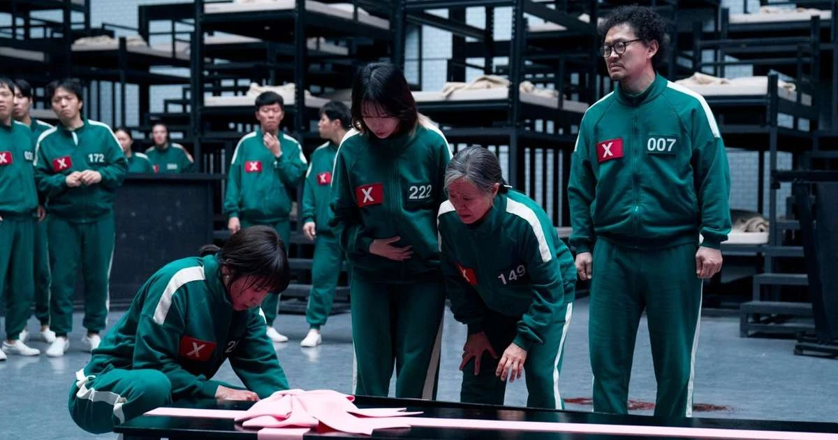 'Quando o caixão é aberto...': 'Round 6' impacta logo nos primeiros minutos da terceira temporada com personagem 'voltando dos mortos'