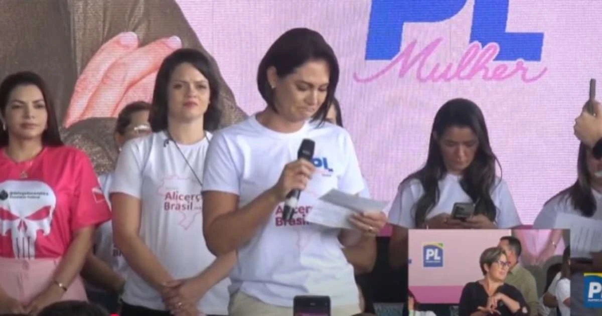 Michelle Bolsonaro tem crise de choro em evento do PL: 'O galego está em casa'