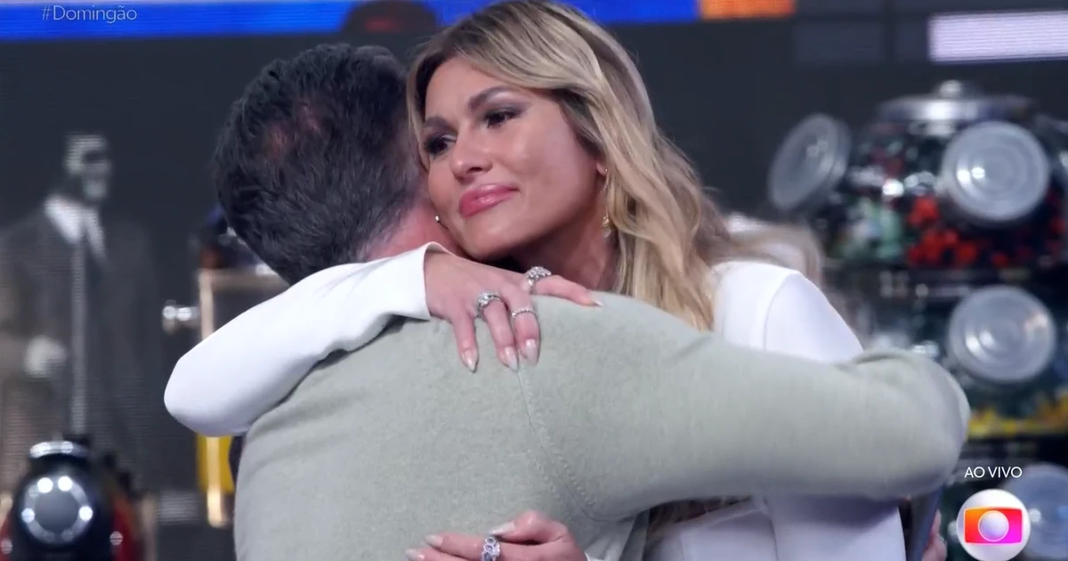 Lívia Andrade fala pela 1ª vez sobre briga com Dona Déa e chama Huck de 