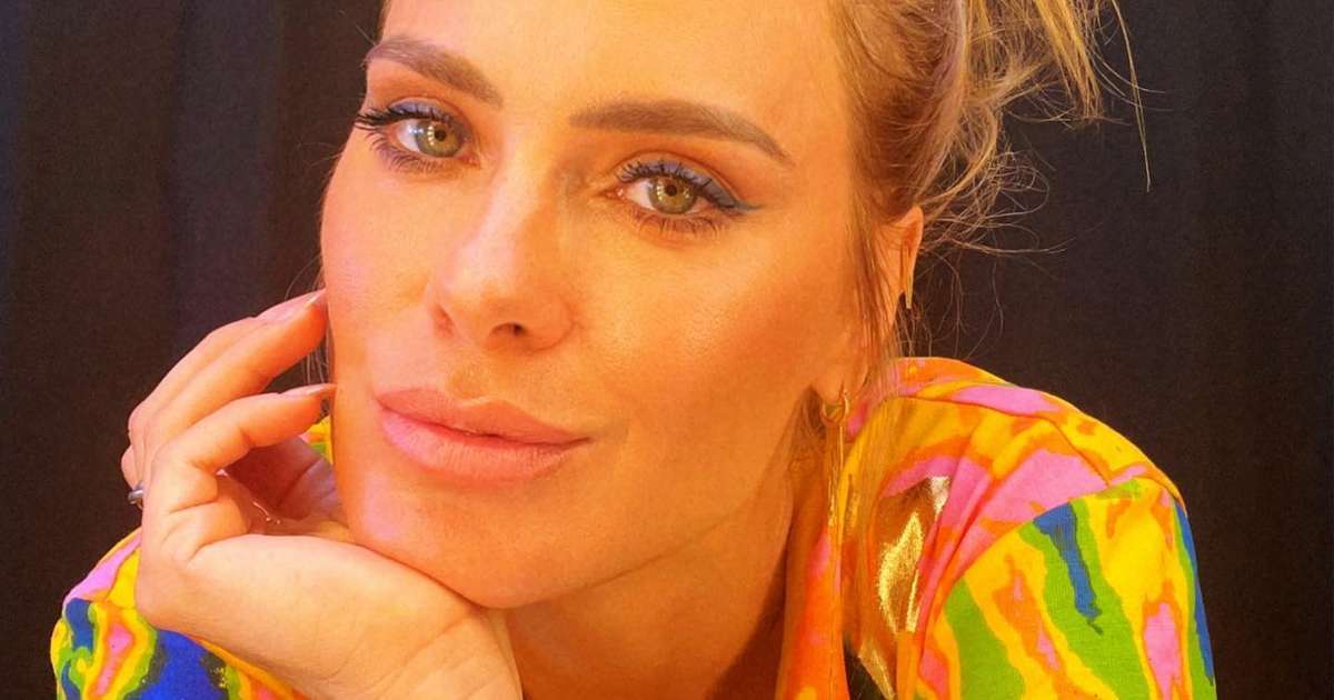 Carolina Dieckmann relata invasão de macacos em sua casa e mostra estragos